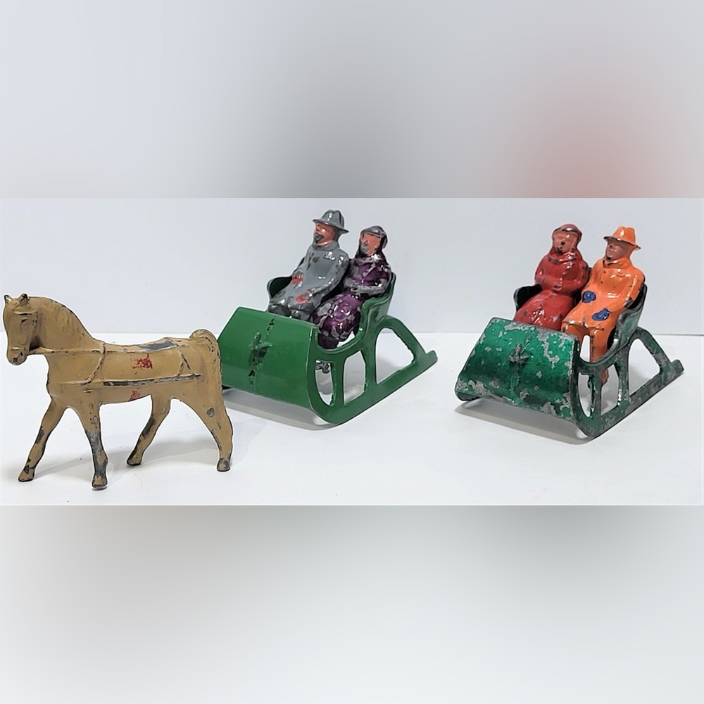 Antique Barclay 7pc Cast Lead Figures Horse Open Sleigh #510 1940s